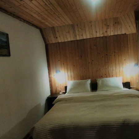 Cottage Palitra Yablunytsia Buitenkant foto