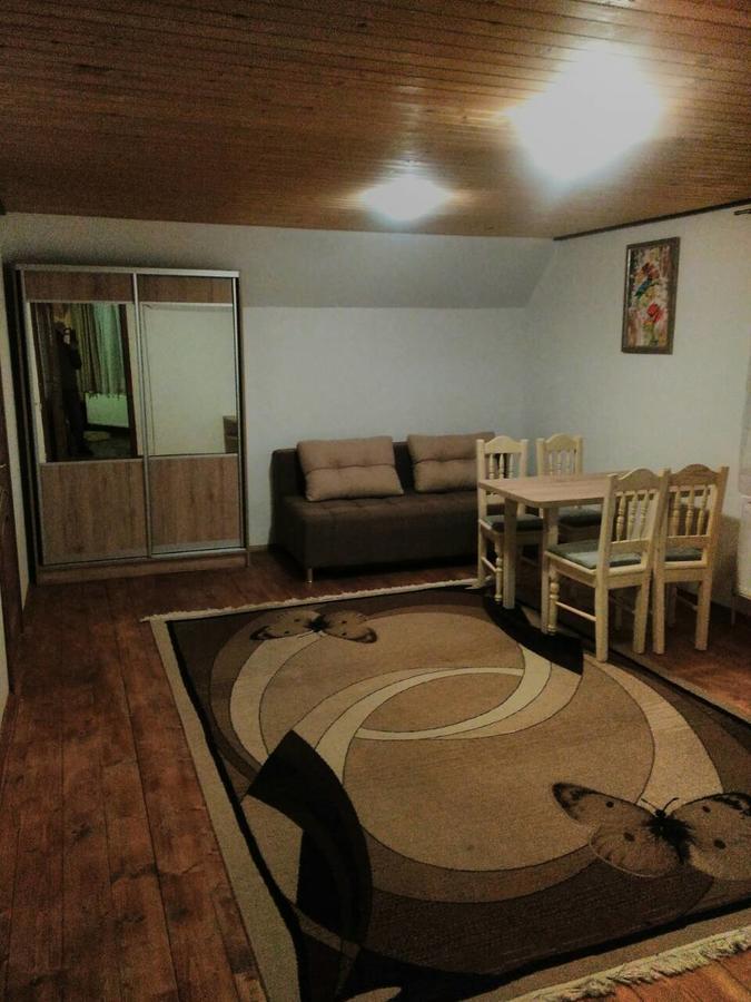 Cottage Palitra Yablunytsia Buitenkant foto
